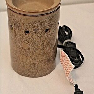 New Scentsy Henna Deluxe Warmer